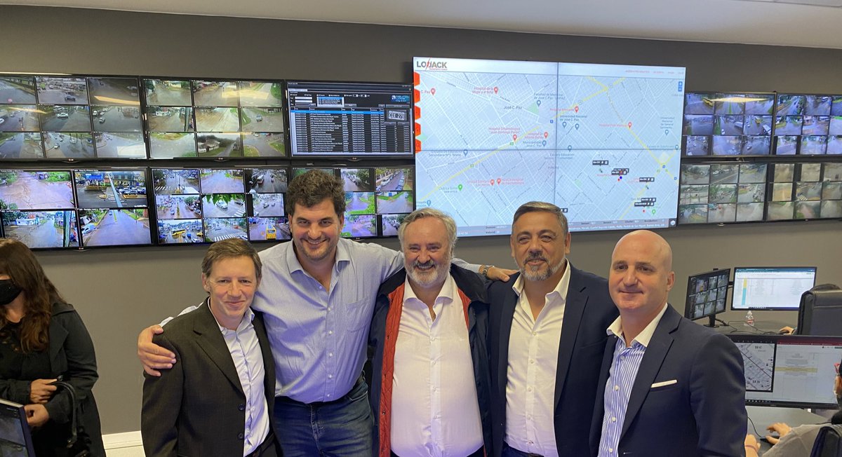 Hoy en la inauguración del COM San Miguel con <a href="/delatorrej/">Joaquín de la Torre</a> <a href="/jaimemendezh/">Jaime Méndez</a> <a href="/eugenioburzaco/">Eugenio Burzaco</a> <a href="/juanesper/">Turco Esper</a> . Siempre avanzando con decisión política en seguridad