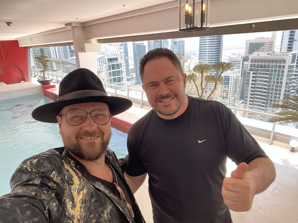 Cheers to the great @GordonEinstein for helping me out with a contract. Those lucky enough to see this guy work will accept no substitutes ☀️🙌 #cryptolaw