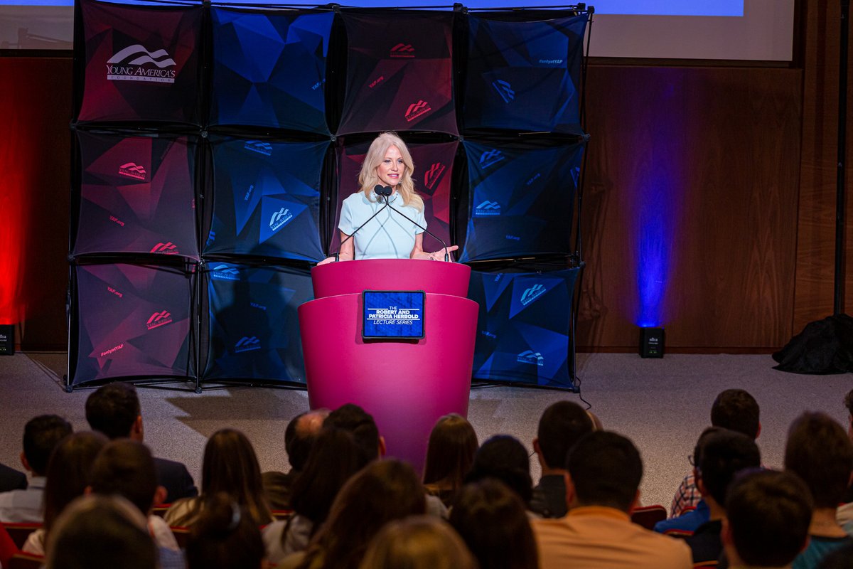 catholicuyaf's tweet photo. WHAT. A. NIGHT!

It was awesome having @KellyannePolls speak at @CatholicUniv! We hope you enjoyed her speech as much as we did.

Make sure to stay tuned, and #UpgradeToYAF https://t.co/Og1BQhHfp9