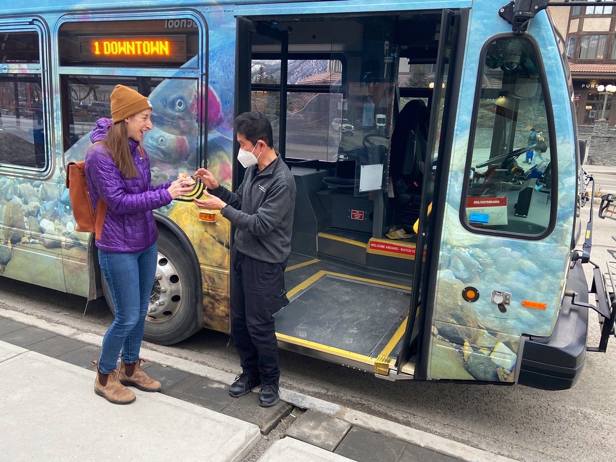 banffmayor's tweet photo. #Banff is grateful for the @roamtransit team’s ongoing dedication, passion, and professionalism to ensure we have a world-class transit system. Thank you for all that you do as the driving force behind helping us be a model environmental community! 🌲#TransitWorkerAppreciationDay https://t.co/grPto8PAD6