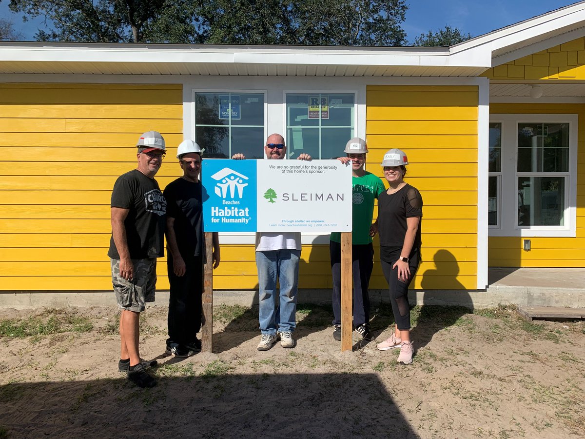 SleimanEnt's tweet photo. We are honored to be a sponsor of @BeachesHabitat and our employees enjoy volunteering on the homes we sponsor. Since committing to sponsor homes in 2017, we have built 13 homes and donated just under $1 million to Beaches Habitat for Humanity.
#sleiman #community #jacksonville https://t.co/cQU4ma22Sc