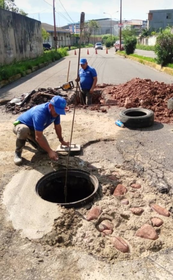 #18Mar / Pueblo Trabajador de @hidrosuroeste, conjuntamente con la Alcaldía de San Cristóbal en Táchira, ejecutó mantenimiento correctivo en colector principal de 12' para garantizar la operatividad del servicio de recolección de aguas servidas en Santa Rosa #YoCreoEnVenezuela