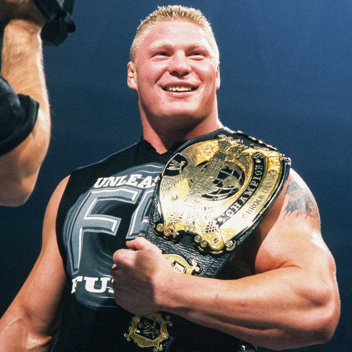 BRWrestling's tweet photo. 20 years ago today, Brock Lesnar made his WWE debut and has dominated since

◾️ 7x WWE Champion
◾️ 3x Universal Champion
◾️ 2x Royal Rumble winner
◾️ 2002 King of the Ring
◾️ 2019 Mr. Money in the Bank
◾️ Ended Undertaker’s Mania streak

Beast. https://t.co/JvAGy22oGe