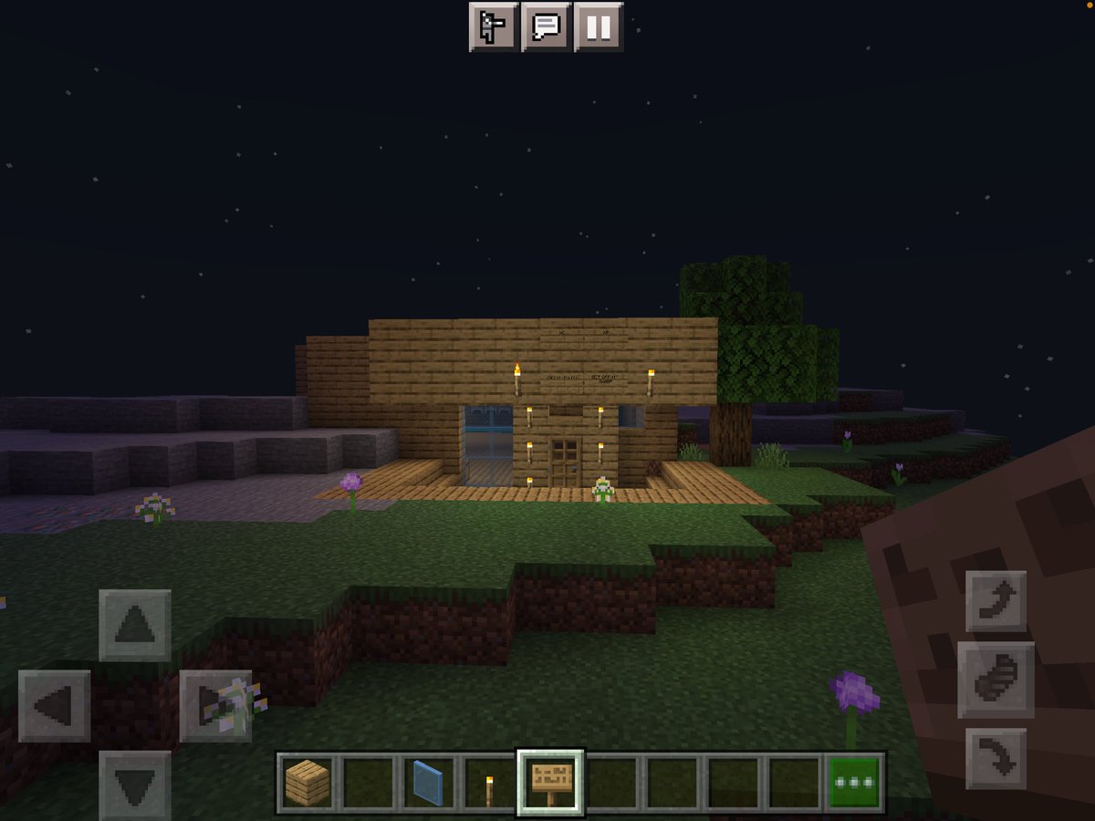 JaydenV22659403's tweet photo. I made a new minecraft house today boiiiiiiiisssss #FYP #Minecraftbuilds #tryingman https://t.co/CMM7KCcr5d