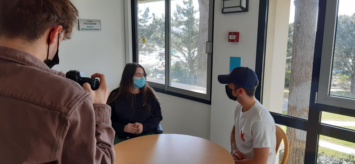 fondation_ildys's tweet photo. A l'@isenbrest, les étudiants de #LaMeuteBDS organisent l'Iz'Event au profit des enfants du SSR pédiatriques de Ty Yann. Bientôt en vidéo, le témoignage des professionnels et des enfants avec Laetitia, Valérie, Maïwenn, Enora, Aziliz et Noah ! Merci ��🙏 https://t.co/gkqsjx25PD