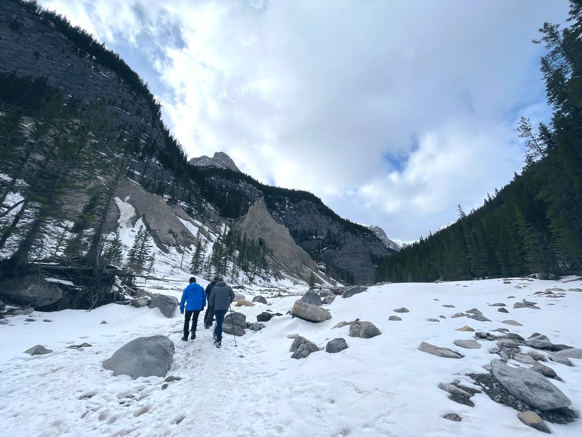 Corrig21's tweet photo. Long overdue for some adventure 🏔🤍 #GrottoCanyonTrail #icewalk https://t.co/IxtVcZfQ8I