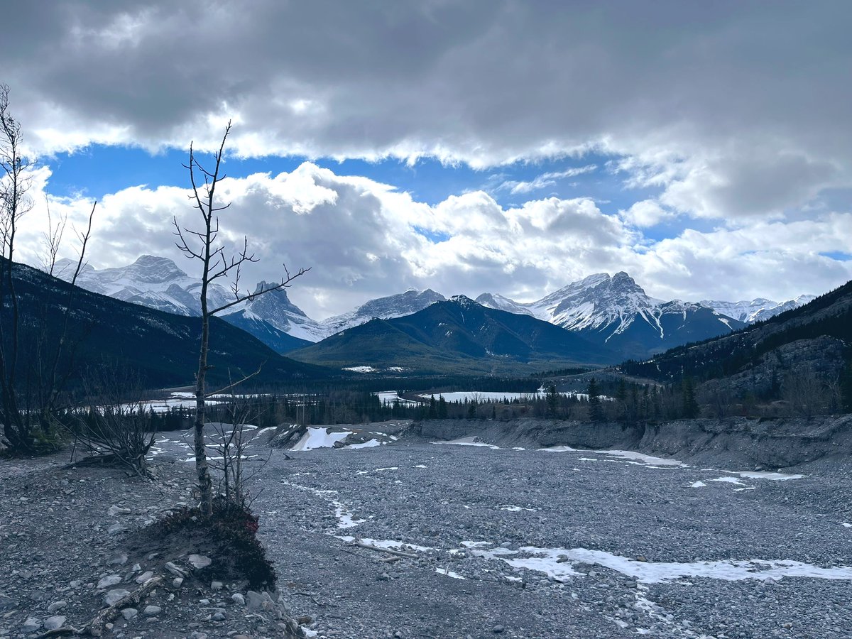 Corrig21's tweet photo. Long overdue for some adventure 🏔🤍 #GrottoCanyonTrail #icewalk https://t.co/IxtVcZfQ8I