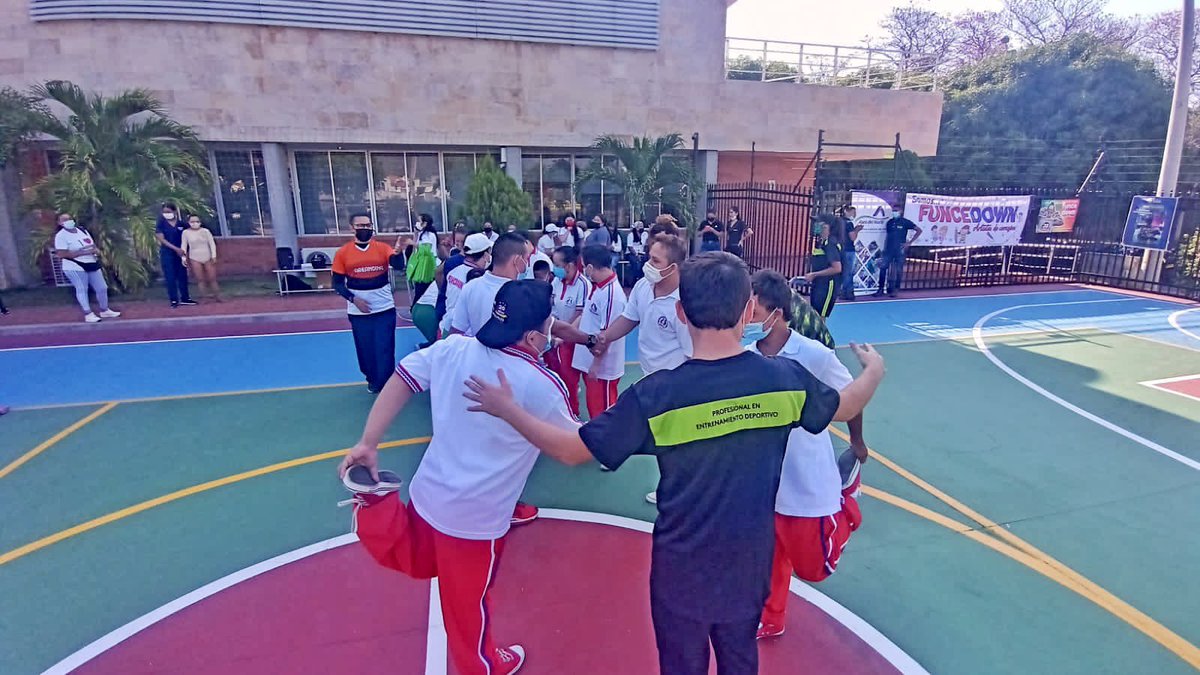 gelcagutierrez's tweet photo. 🤩🎉 ¡es un viernes muy bonito! Responsabilidad Social @Areandina sede Valledupar se adelanta a la conmemoración del Día Mundial del Síndrome de Down, que es el 21 de marzo. Fuimos felices celebrando con agenda deportiva y cultural junto a los niños y niñas de @FUNCEDOWN, https://t.co/bl8e6M1pdm