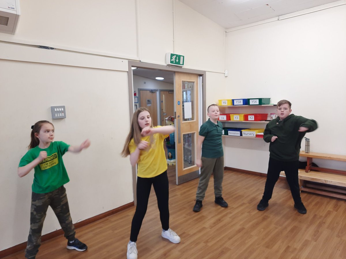 JamesBrindleyPS's tweet photo. We've really got our blood flowing this afternoon in year 5H after our fitness session🥵
#keepgoing #10secondsleft https://t.co/dbrMp600MF
