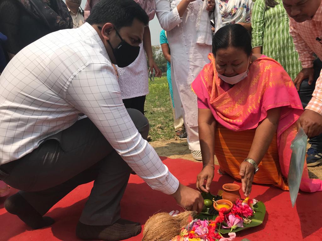 dcudalguri's tweet photo. Foundation stone ceremony of One Stop Centre, Udalguri laid by DC, Udalguri at Village No. 1 Sapkhaity Bher near Bodoland Development Foundation - NGO Training Centre, Udalguri.
#dcudalguri #uday_praveen #Udalguri #Assam #India https://t.co/4FAKWLBj24
