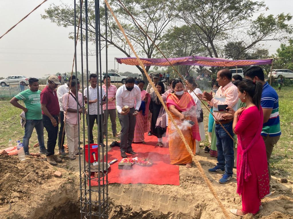 dcudalguri's tweet photo. Foundation stone ceremony of One Stop Centre, Udalguri laid by DC, Udalguri at Village No. 1 Sapkhaity Bher near Bodoland Development Foundation - NGO Training Centre, Udalguri.
#dcudalguri #uday_praveen #Udalguri #Assam #India https://t.co/4FAKWLBj24