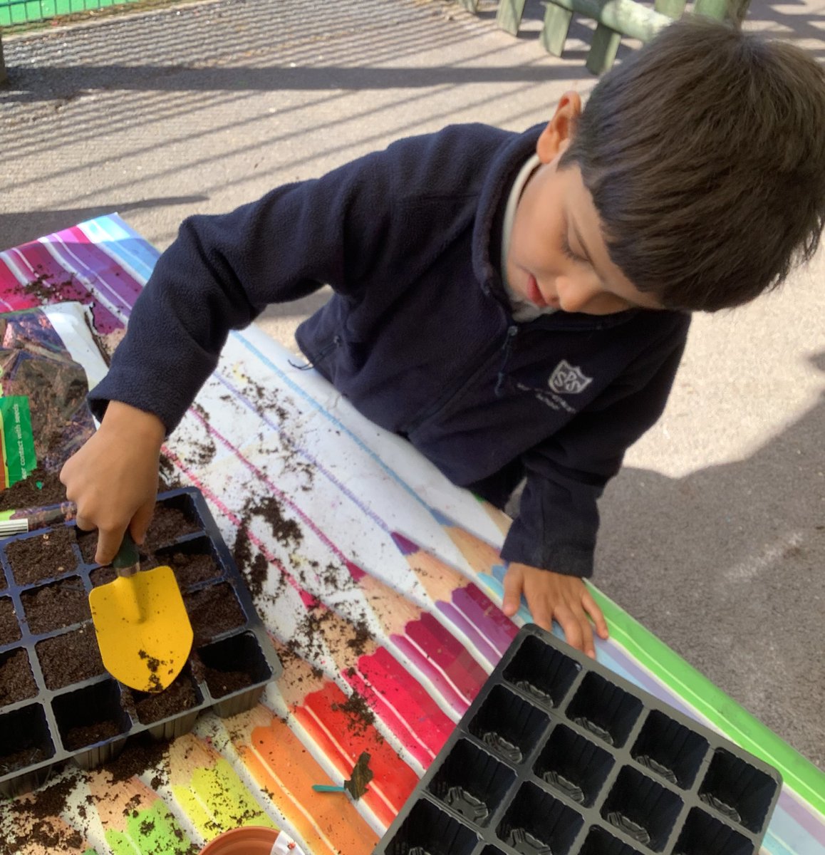 StainesPrepYr1's tweet photo. We are rounding off our #StainesPrepSTEAM week by sowing some seeds ready to be planted in our allotment after the Spring break. #StainesPrepOutdoorLearning 🌻 🍓 🌸 https://t.co/6m30YXwsoZ