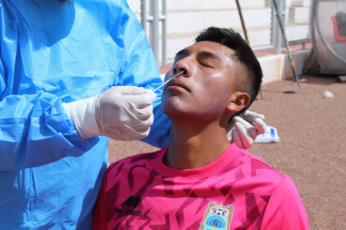 BinacionalFC's tweet photo. 📸| Nuestro plantel fue sometido a pruebas antígenas para descarte de COVID-19.
Agradecemos a la Clinica Cristo Blanco por estar siempre al cuidado de todo el plantel profesional
#DaleBi #PorElSur #NoDejesDeCuidarte 💪💪🔵⚪ https://t.co/Ucm6zGjyIY