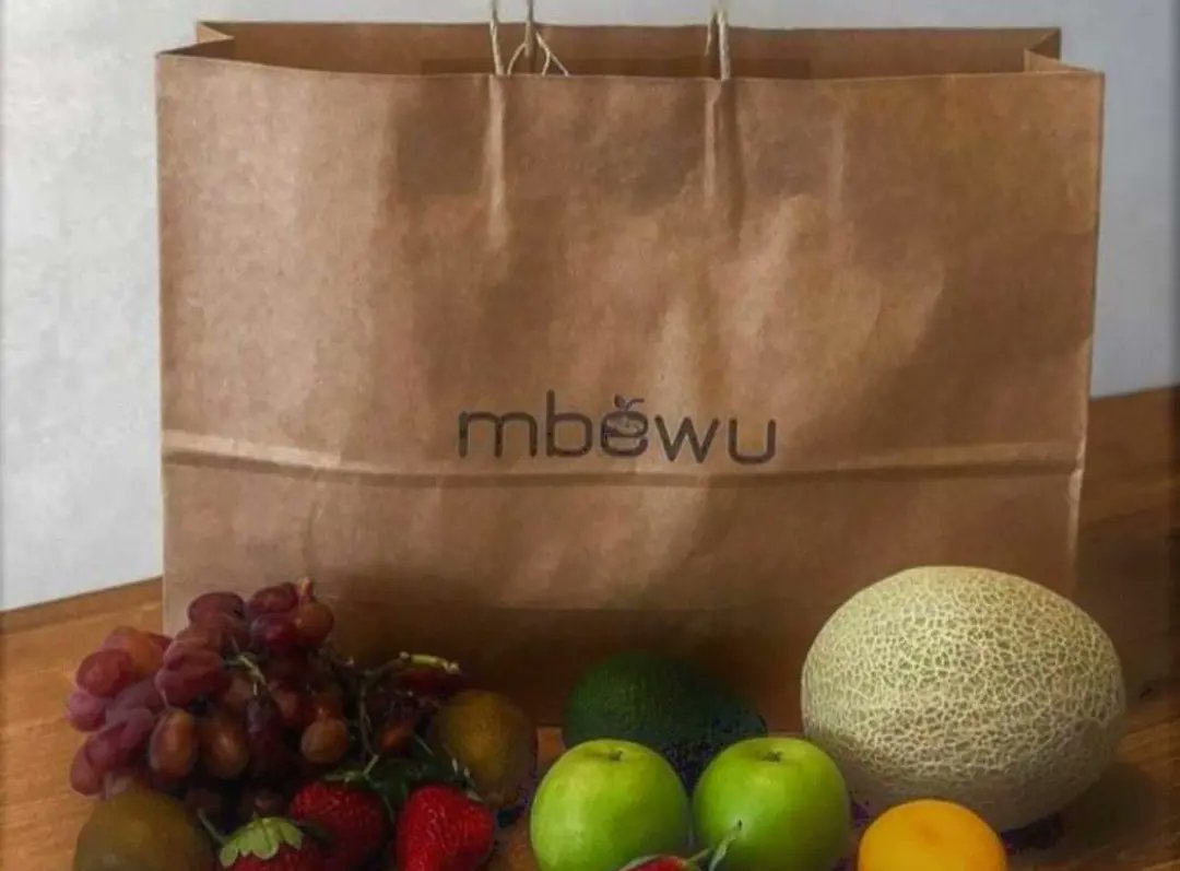 SlayNationSA's tweet photo. Meet 39-year-old Charmaine Kedibone, founder of fresh produce company @mbewuproduce. 

They offer fresh, pre-cut &amp; prepacked vegetables, fruits, smoothie packs, picnic baskets, and crisps. Mbeweu's future plans are to expand into healthy snacks and beverages. 

#SlayNationSA https://t.co/vMDXeeGsFf