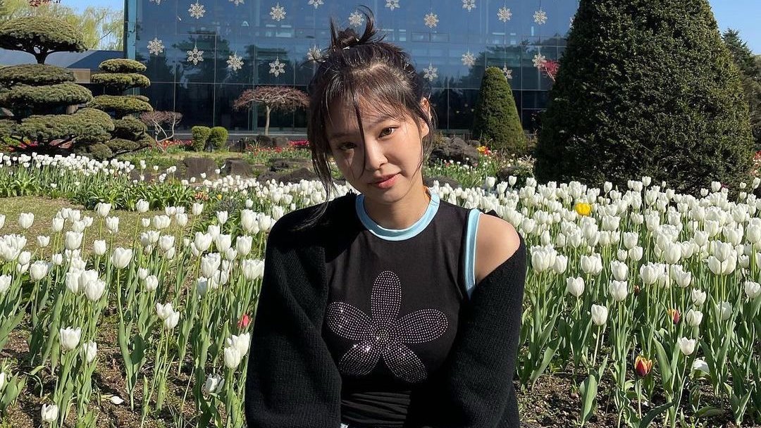 UMG's tweet photo. 🌷 @BLACKPINK... but make it 𝒔𝒑𝒓𝒊𝒏𝒈. 🌷 https://t.co/41BkFhJVvn