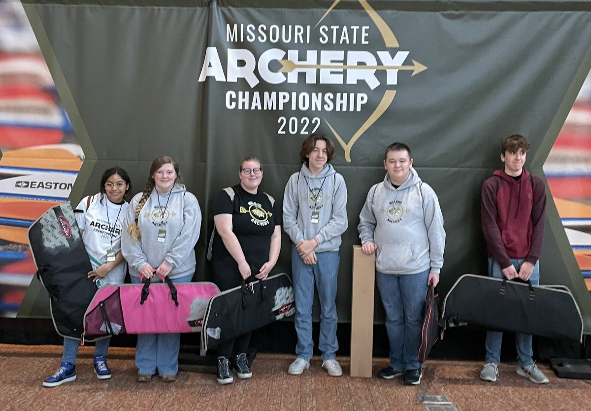 NHSArchery's tweet photo. Gathered up a few HS archers for a picture. @NeoshoHS @NeoshoAD https://t.co/N9LTcPyGQV