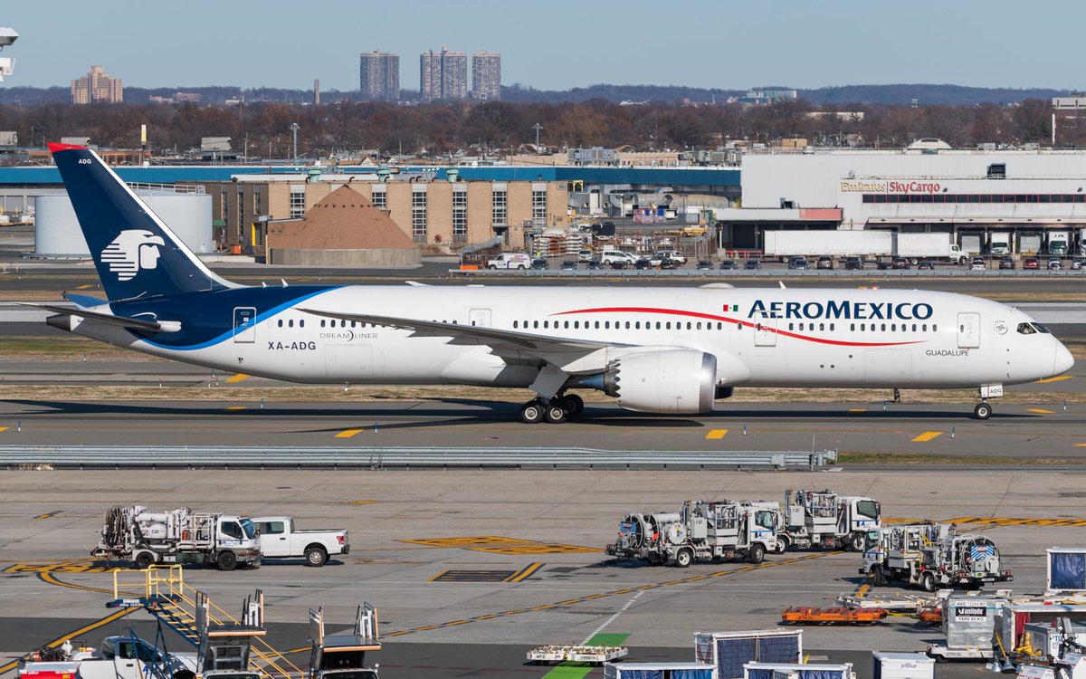 airwaysmagazine's tweet photo. After a 21-month restructuring process, Aeromexico (AM) has emerged from Chapter 11 bankruptcy and is now worth US$2.56bn. #AeroMexico #Chapter11BankruptcyProtection

https://t.co/VRq3xxJYJW https://t.co/Hb16ufpObk