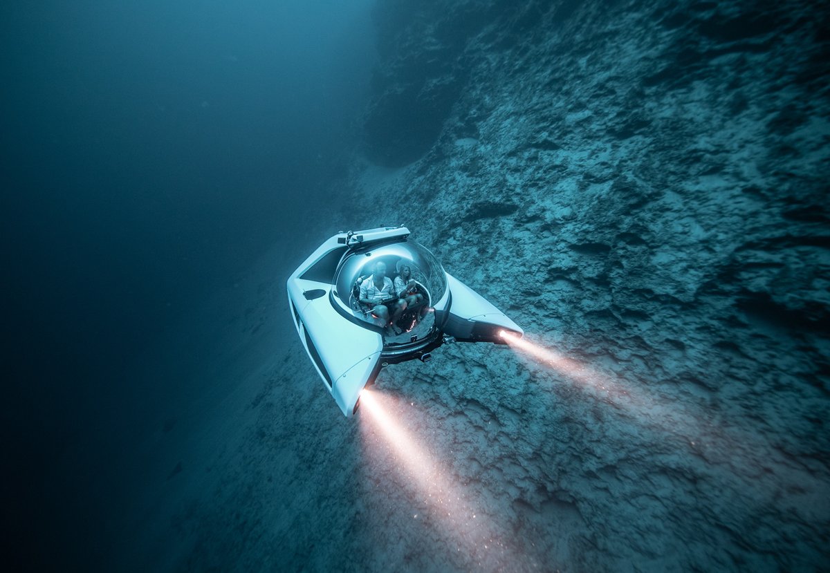 UBoatWorx's tweet image. The NEMO submarine has been recognised with a prestigious international "Red Dot Award" for design excellence, as well as being judged the “best of the best” in the ‘Mobility and Transportation’ category.

#uboatworx #nemosubmersible  #reddotdesign
photo @nemorov2016