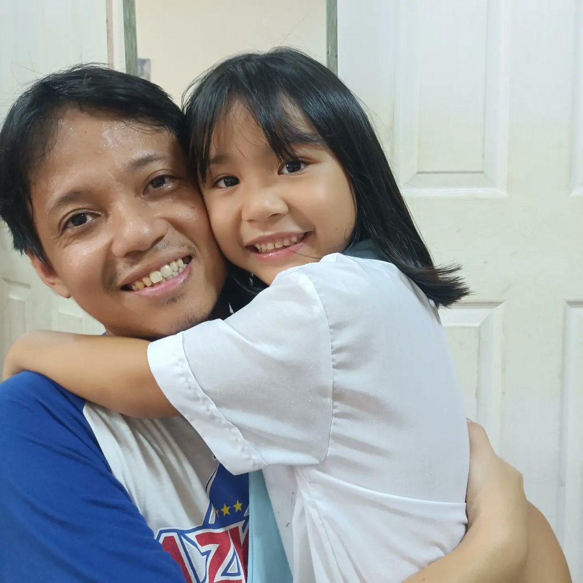PadillaMami's tweet photo. Appreciation post to my husband. 3 Days  Third quarter exam finish and so proud of these two. ❤️  The past weeks I am sick and my husband take care of the household Mula sa pag alaga sa aming anak Hanggang sa pag alaga sa nanay kung makulit and doing his WFH. Thank you Babe  😍 https://t.co/nuJyXaOjEJ