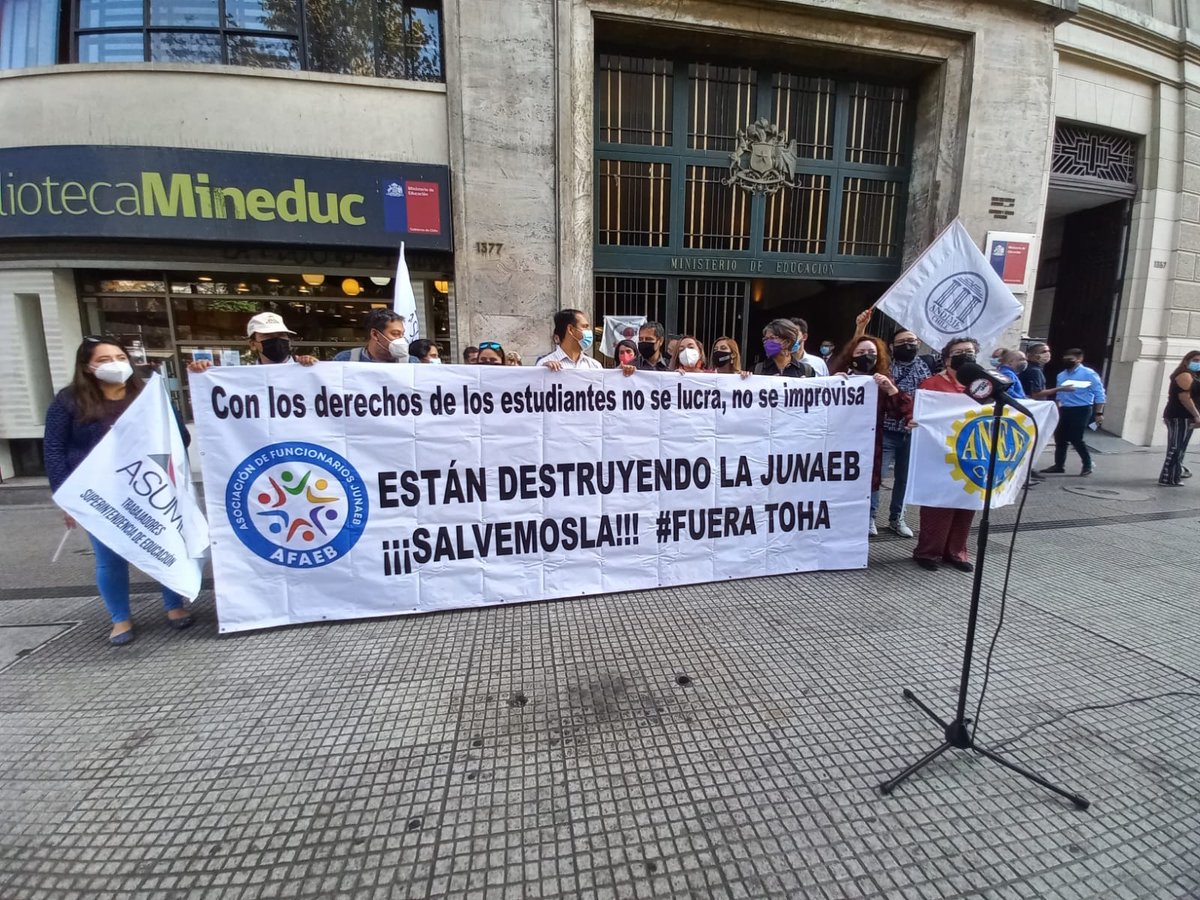 AFAEB #JunaebNoSeVende tweet media