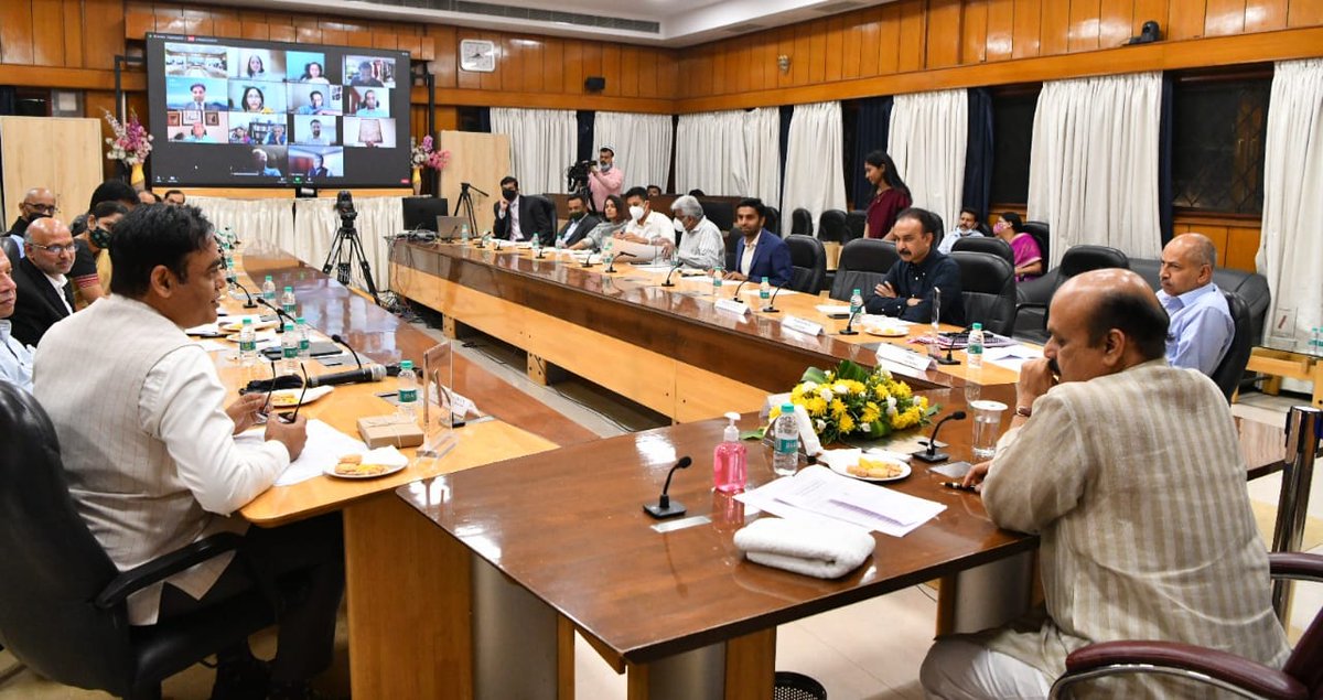 CMofKarnataka's tweet photo. ಮುಖ್ಯಮಂತ್ರಿ @BSBommai ಅವರು ಇಂದು "ದಿ ನಡ್ಜ್ ಇನ್ಸ್ಟಿಟ್ಯೂಟ್" ಅನ್ನು ಉದ್ಘಾಟಿಸಿ ಮಾತನಾಡಿದರು.

ಕಾರ್ಯಕ್ರಮದಲ್ಲಿ ಉನ್ನತ ಶಿಕ್ಷಣ, ಐಟಿ ಬಿಟಿ ಹಾಗೂ ಕೌಶಲ್ಯಾಭಿವೃದ್ಧಿ ಸಚಿವ @drashwathcn, ಸರ್ಕಾರದ ಮುಖ್ಯ ಕಾರ್ಯದರ್ಶಿ ಪಿ. ರವಿಕುಮಾರ್, ನಡ್ಜ್ ಫೌಂಡೇಶನ್ ಮುಖ್ಯಸ್ಥ @atulsatija ಮತ್ತು ಇತರರು ಭಾಗವಹಿಸಿದ್ದರು.
@thenudge_in https://t.co/ryUa4pwWvk