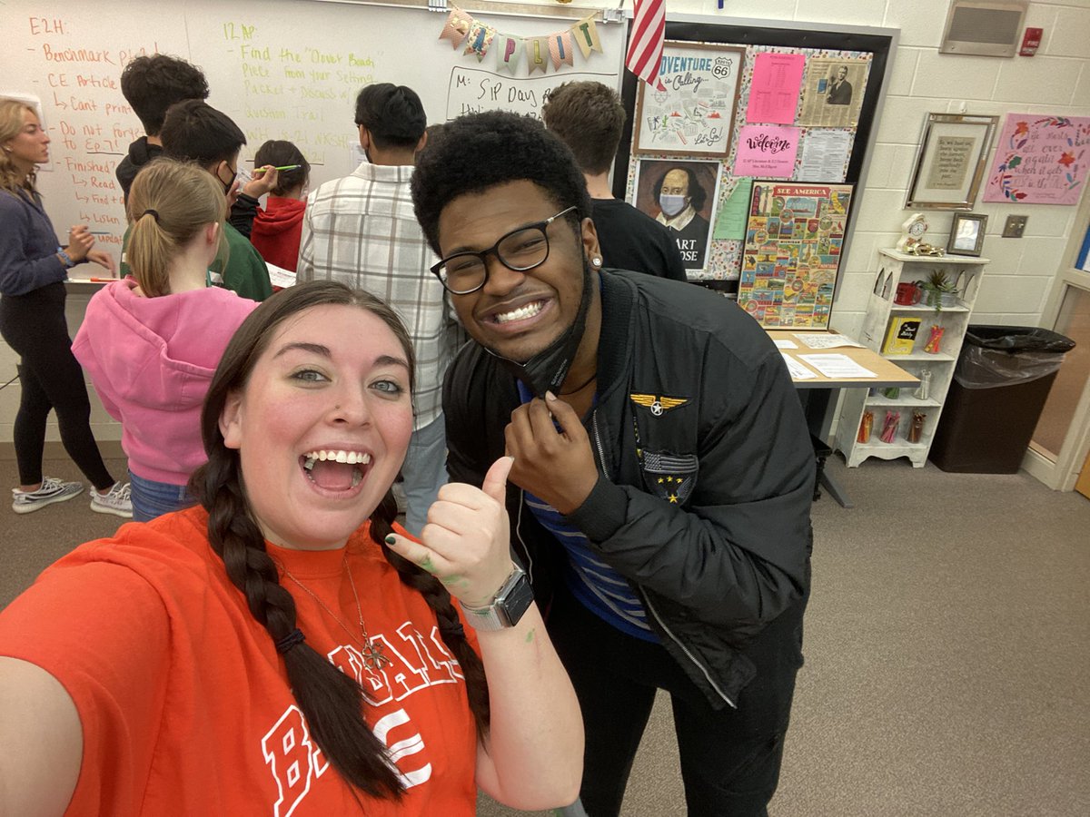 MsNettlesEng's tweet photo. Question Trail madness is my favorite! 🧡💚 #12AP #GetUpGetMoving https://t.co/bwwGhfYVQz
