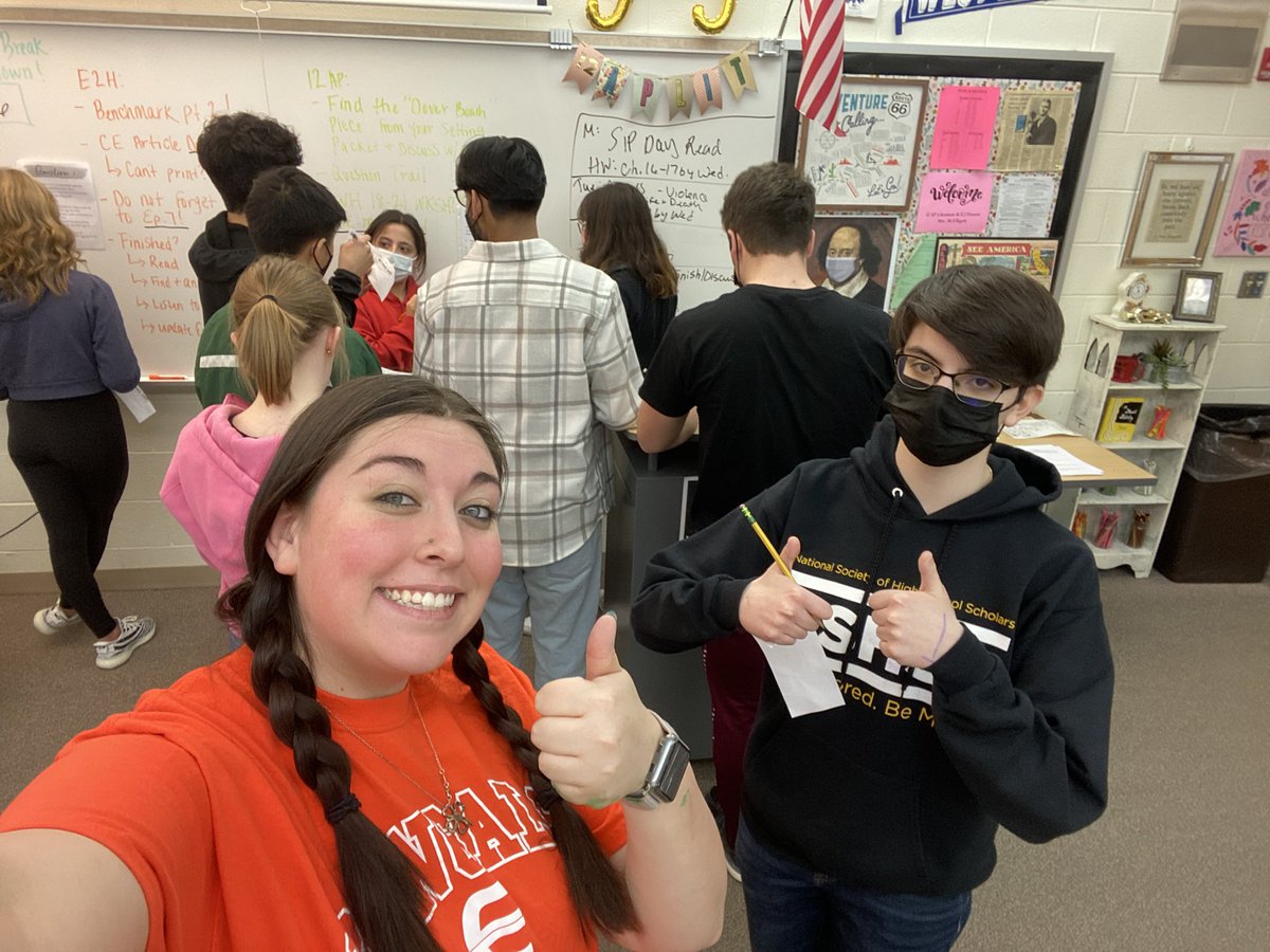 MsNettlesEng's tweet photo. Question Trail madness is my favorite! 🧡💚 #12AP #GetUpGetMoving https://t.co/bwwGhfYVQz