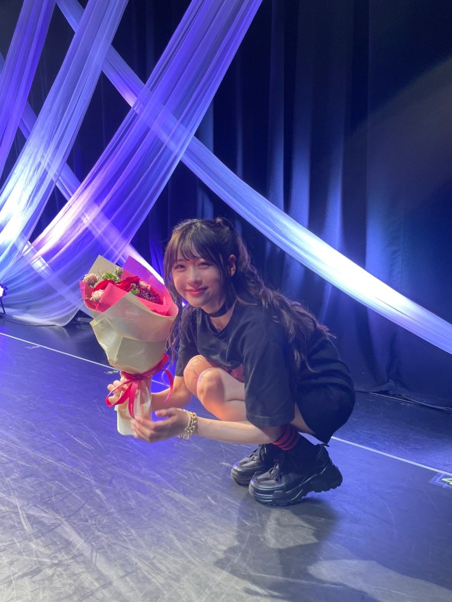 #BlooDye FINAL LIVE「FUTURE WINGS」ありがとうございました！
加入させて頂き本当に幸せで夢の様な時間でした。ファンの皆さん、メンバー、スタッフさんが本当に大好きで寂しいです。bloodyeのメンバーだったことは私の人生の誇りで自慢。だから、明日からも誇りを胸に前を向いて頑張ります！☺️