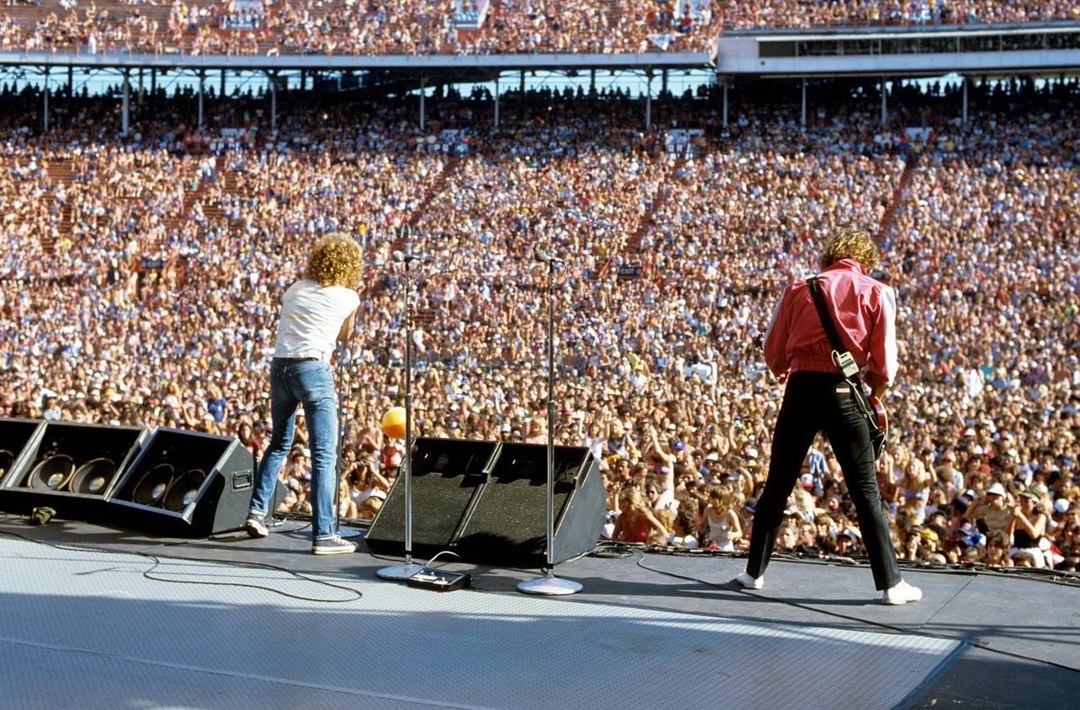 ForeignerMusic's tweet image. #ForeignerFriday - “Urgent” was my bow to my Motown hero, Junior Walker. The song started out as a bizarre electronic oriented song. Gradually it went through a transformation in the studio and became more of a soul song.