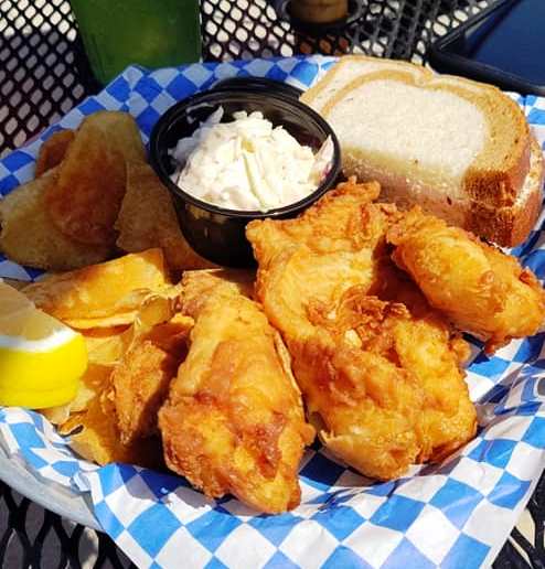 PBExpressMKE's tweet photo. Fish Fry Friday &amp; College BBall games 🏀🏀🏀!
We are open for dine in &amp; carry-out 11am-8pm.

Order online:
https://t.co/C7C2J95AJn

#PointBurgerBar #PointBurgerBarMilwaukee #MarchMadness #TGIF #PointBurgerBarExpress https://t.co/h0gg3oSthQ