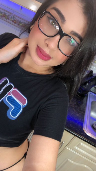 #HappyFriday 🖤🖤🥰 https://t.co/MyNcOp36Q7<a href="/tag/happyfriday"class="tags">#HappyFriday</a>