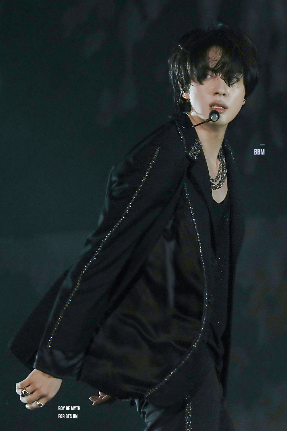 FOJFrCiakAM_Y7J?format=jpg&name=large