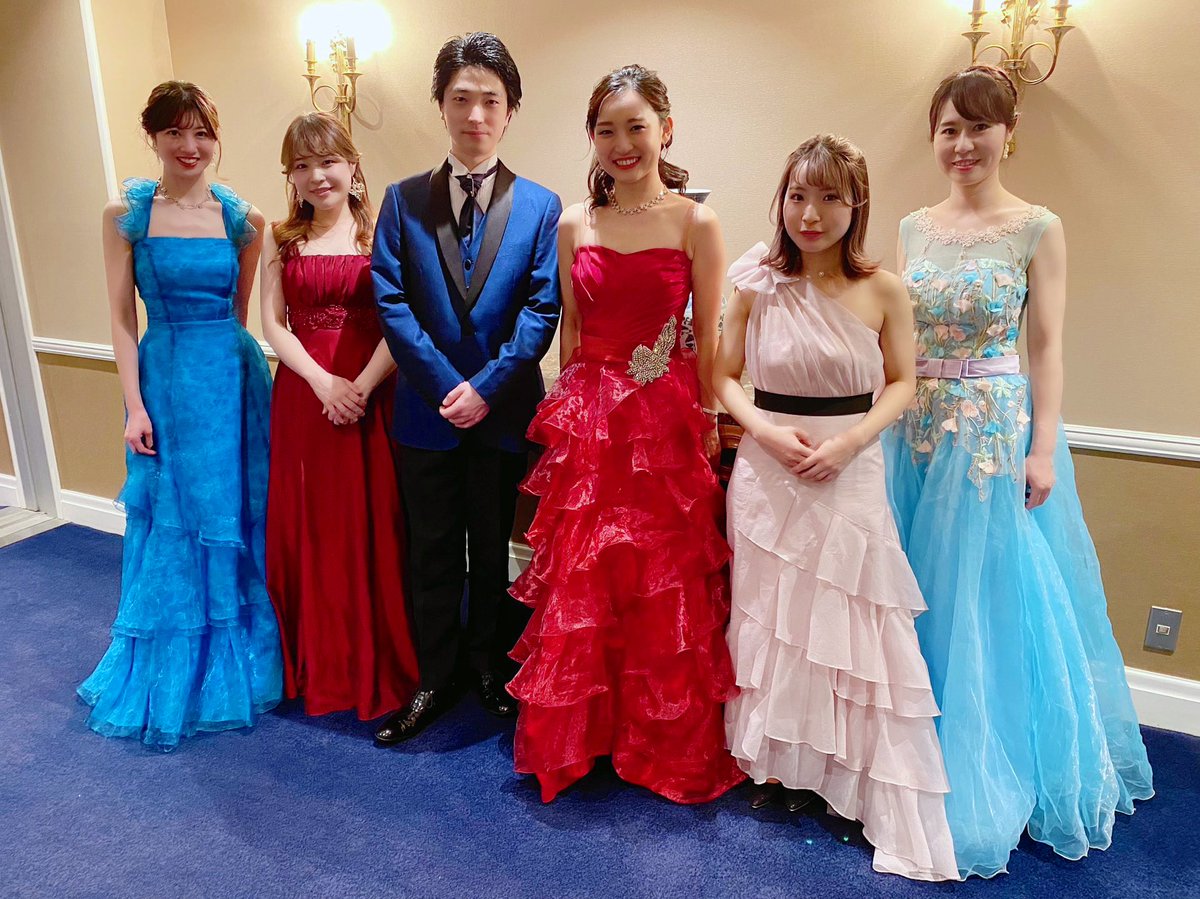 ericello's tweet photo. 益子侑さん、小瀧俊治さん、withステラオーケストラで、ディナーショー無事に終演しました🎻✨
ゆうちゃんも小瀧くんも素晴らしいステージでお客様を魅了していました🌸🌸🌸
おかげで私も素敵な横浜の夜を過ごせました💛
ご来場ありがとうございました✨
#yuuuuuvn 
#ToshiharuKotaki https://t.co/Lf3h3zi5Wq