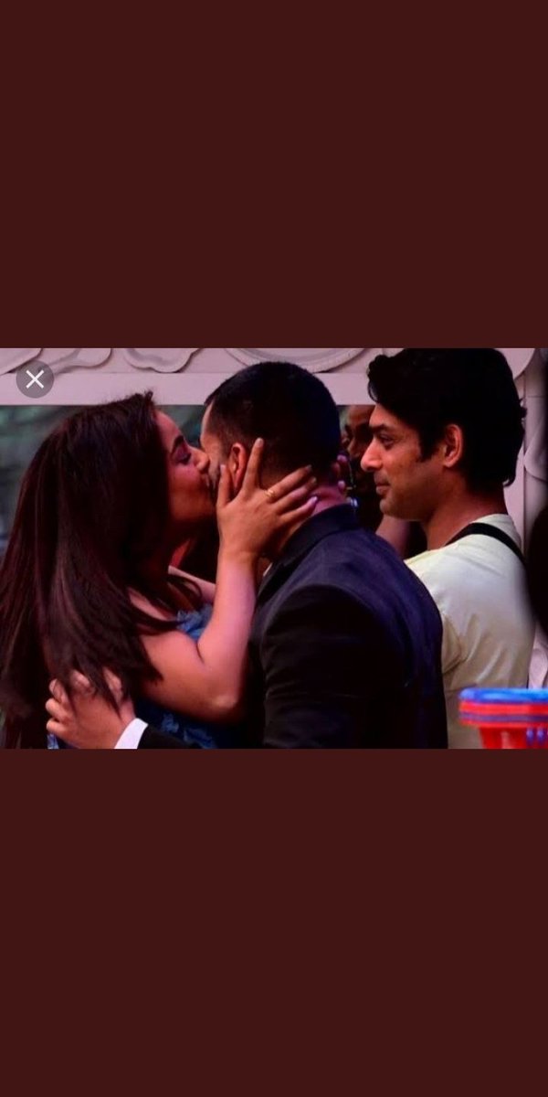 Sidharthhero1's tweet photo. @AdarshSensation She is an inspiration for millions of school girls😁 https://t.co/Hk6GY4VVKA