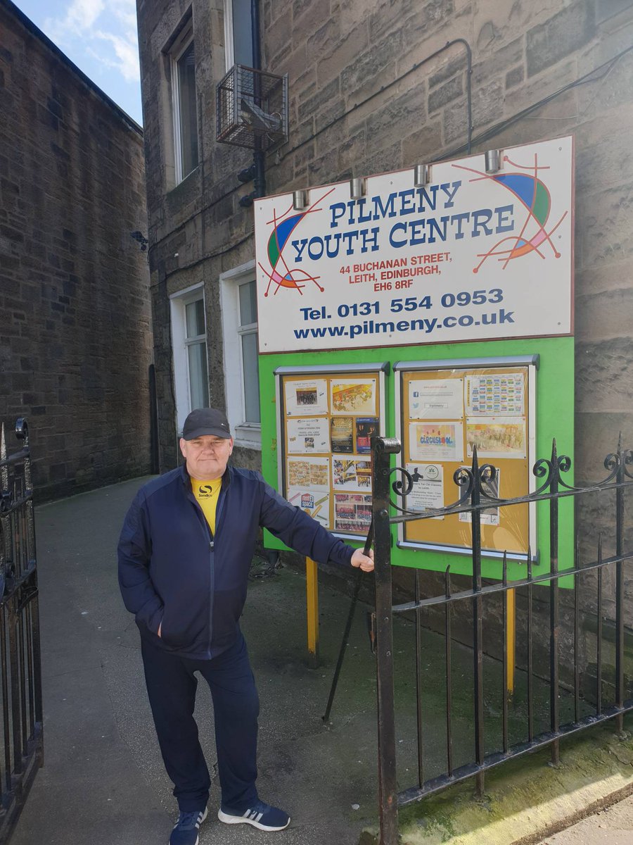 #NECPT dropped in for a chat with the young people at <a href="/pilmeny/">Pilmeny Youth Centre</a> this afternoon. A special thanks to the staff at Pilmeny along with others in this sector, they make a difference supporting the lives of young people.
#CommunityPolicing 
#Leith