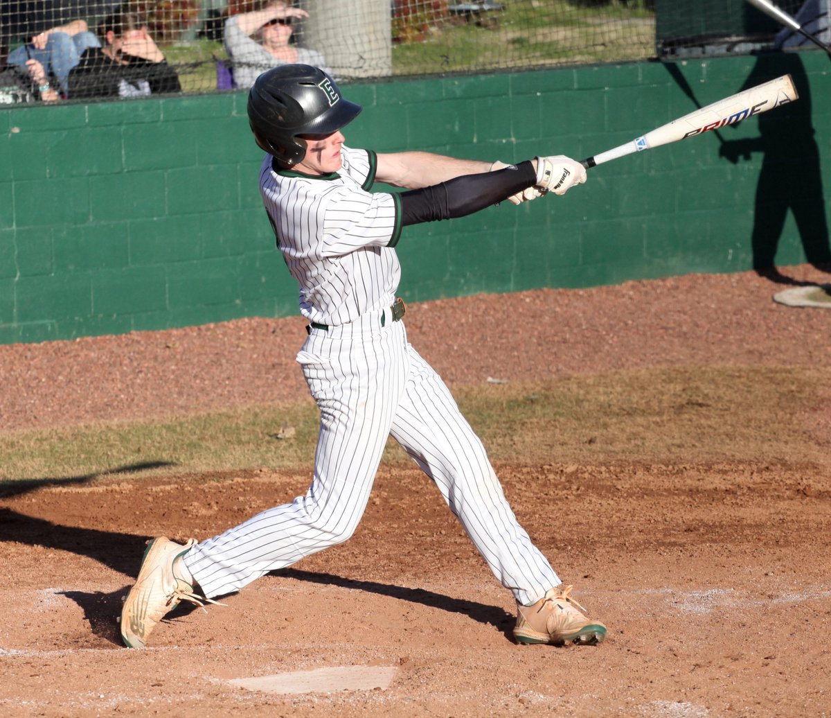 CovNewsSports's tweet photo. @2021Eastside defeated Jackson Co., 5-4 yesterday to sweep the region series. 

📸⏬ by @mason_wittner https://t.co/0J1CpvnDq8
