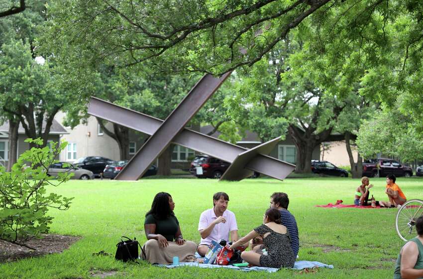 MenilCollection's tweet photo. Looking for weekend plans? @HoustonChron suggests visiting #MenilPark.
"The #Menil buildings and green spaces offer an artful oasis in a neighborhood graced with early 20th-century bungalows." ☀️ https://t.co/HWAgAszBUh https://t.co/gKX27BqEAs
