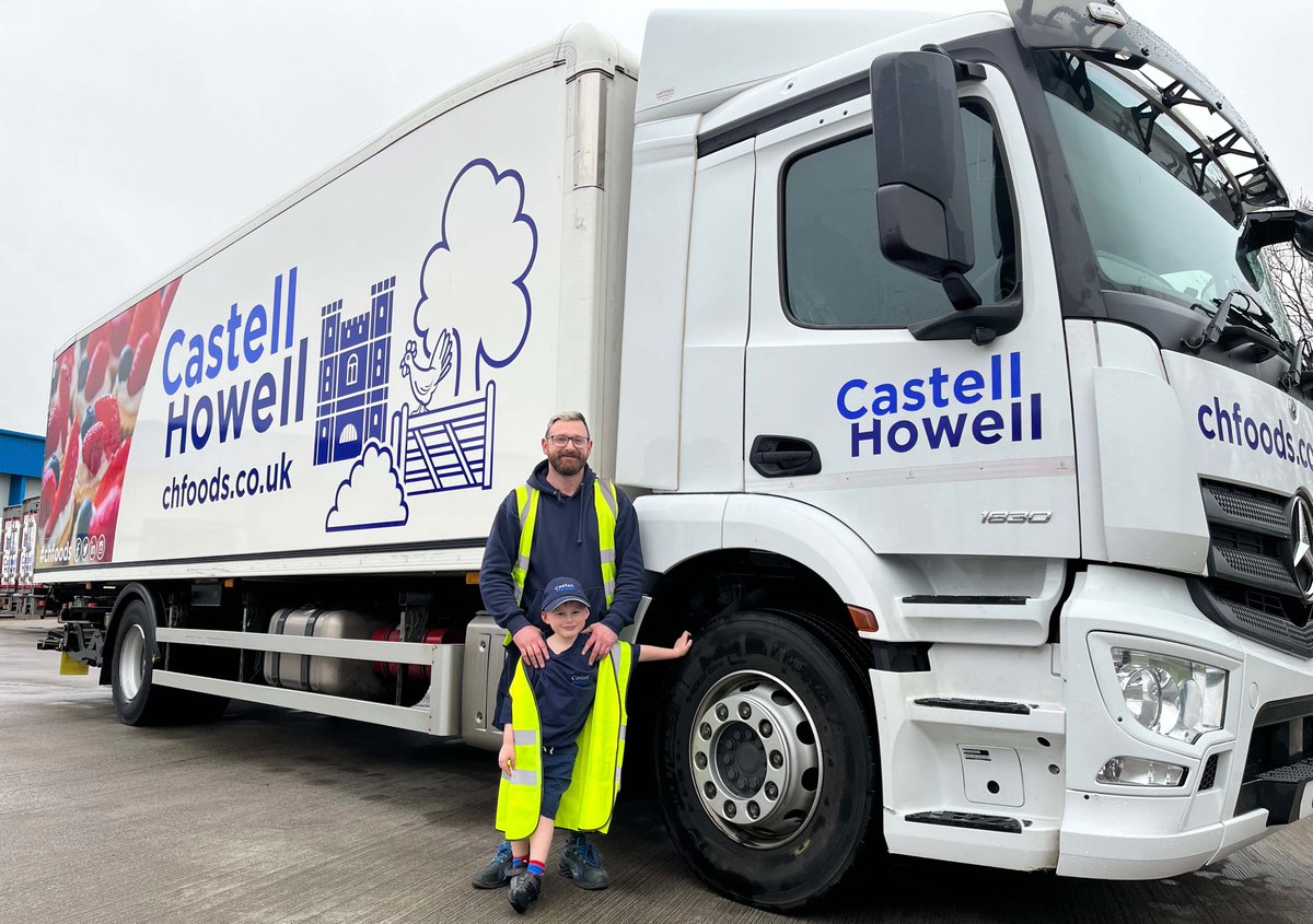 castellhowell's tweet photo. When little Deacon was asked to dress up as his hero for #RedNoseDay2022 he chose his daddy, driver Dean Harries ๐
Get him on our books for 12 years time! #TeamCH https://t.co/xSXo2zKbbk