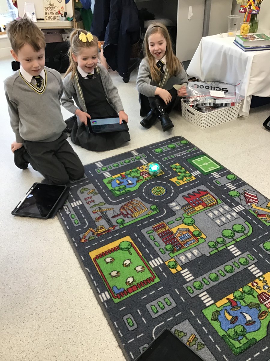 stclarespserc's tweet image. P1 have been using their skills and working together to drive and direct the Spheros to different locations around our track. #ERCSTEM