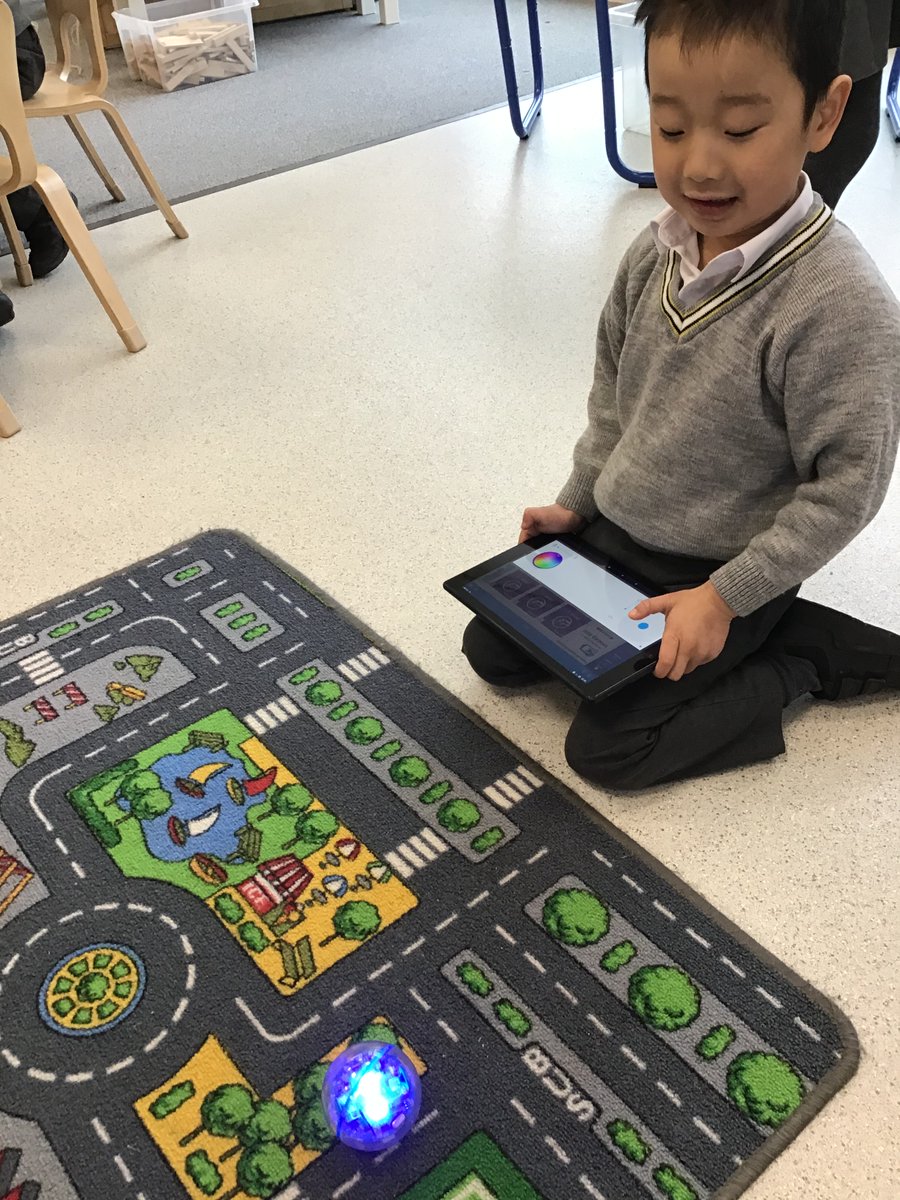 stclarespserc's tweet image. P1 have been using their skills and working together to drive and direct the Spheros to different locations around our track. #ERCSTEM