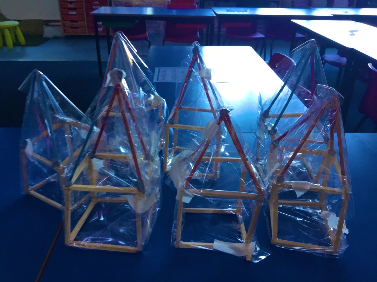 MissONeill2B's tweet photo. Year 2 have been busy this week making greenhouses as part of STEM week, we can’t wait to plant some plants in them next week 👏🏼 🌷 🌱 @PaganelScience @MissSilk3 @paganelschool https://t.co/opxCvR2Vep