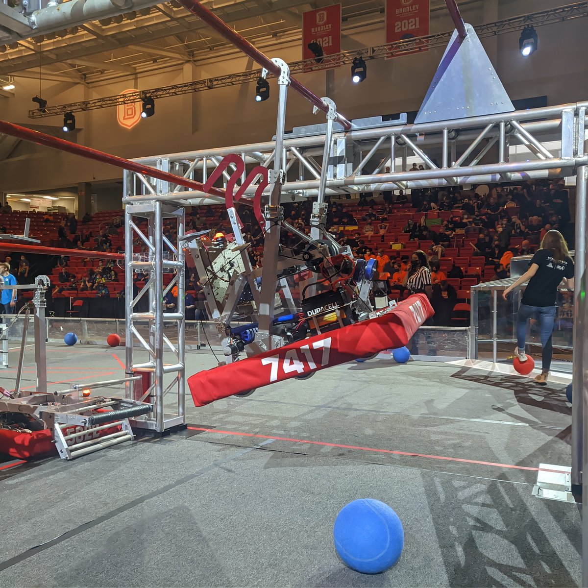 Plenty of action at #FRCCIR this morning! Watch on Twitch: twitch.tv/firstinspires5