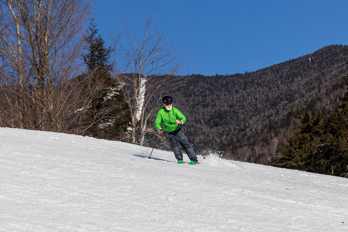 SkiWhiteface's tweet photo. Sunshine and wonderful soft turns make for a
a fantastic mid-March day.
#WhitefaceMountain #LakePlacid #FridayVibes
#Sunshine #ISkiNY #ISpyNY #SkiADK #Spring https://t.co/MZfQcVXVJe