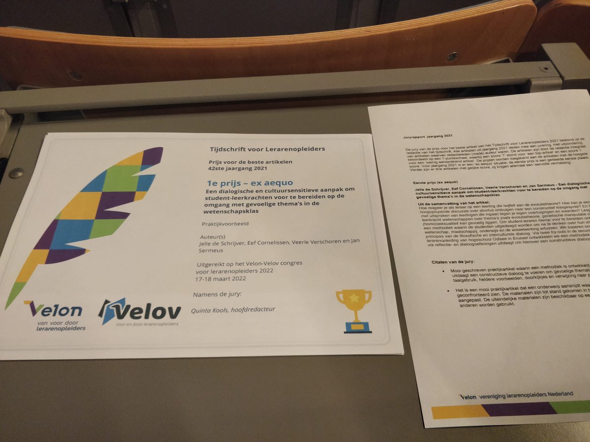 OnderzoekOdisee (@onderzoekodisee) on Twitter photo Prijs voor beste artikel 2021 in Tijdschrift voor Lerarenopleiders voor onze collega's uit #ExploRatio <a href="/odiseehogesch/">Hogeschool Odisee</a>.
Proficiat J. De Schrijver, E. Cornelissen, V. Verschoren en J. Sermeus !
Uitgereikt op #congresvoorlerarenopleiders2022
#velov #Velon Prijs voor beste artikel 2021 in Tijdschrift voor Lerarenopleiders voor onze collega's uit #ExploRatio <a href="/odiseehogesch/">Hogeschool Odisee</a>.
Proficiat J. De Schrijver, E. Cornelissen, V. Verschoren en J. Sermeus !
Uitgereikt op #congresvoorlerarenopleiders2022
#velov #Velon