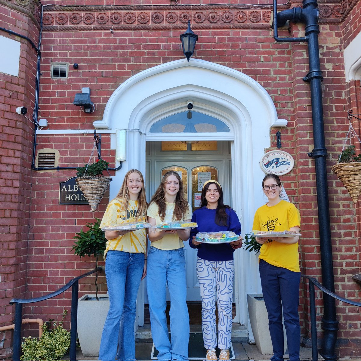 We're delighted to deliver cakes to the Albury Care Home this afternoon #Teamtormead