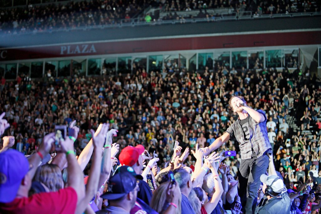 Pearl Jam tweet media