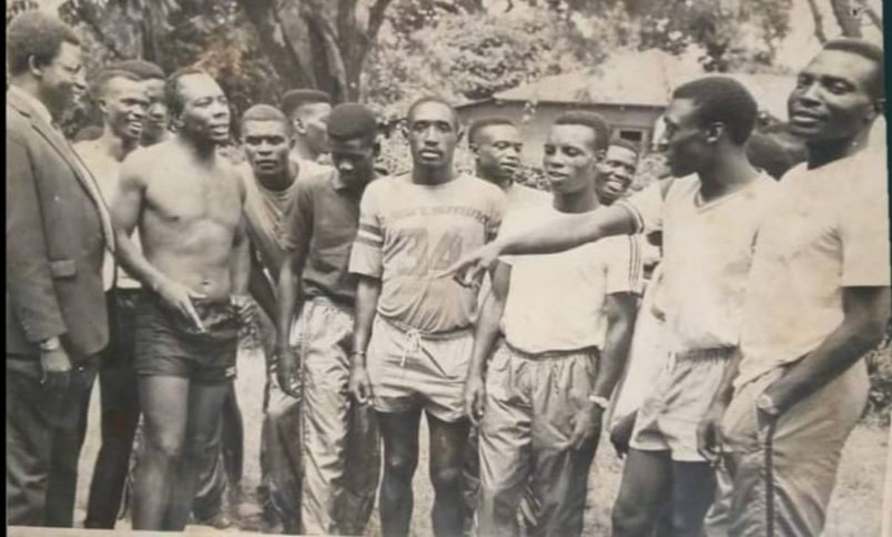 RoyHamweemba's tweet photo. I was privilege to have watched these great Sons of mother #Zambia. There were nicknamed #KK11. From this picture I can say they seemed to enjoy as collective unit. Coach @WedsonNyirenda I love the pose. ❤❤❤❤ https://t.co/7w6ogNzryh