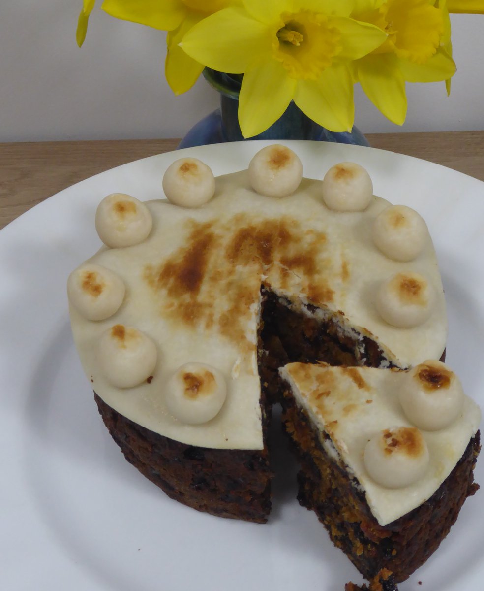 FoxcombeBake's tweet photo. Easter isn't that far away!  Why not treat yourself to a Foxcombe Bakehouse Traditional Simnel Cake? Available throughout the southwest or by mail order https://t.co/3vljkCB9ka #easter #simnelcake #devon #handmade #foxcombebakehouse #devoncake #mailorder #cakebypost https://t.co/X5CxlHHZxX