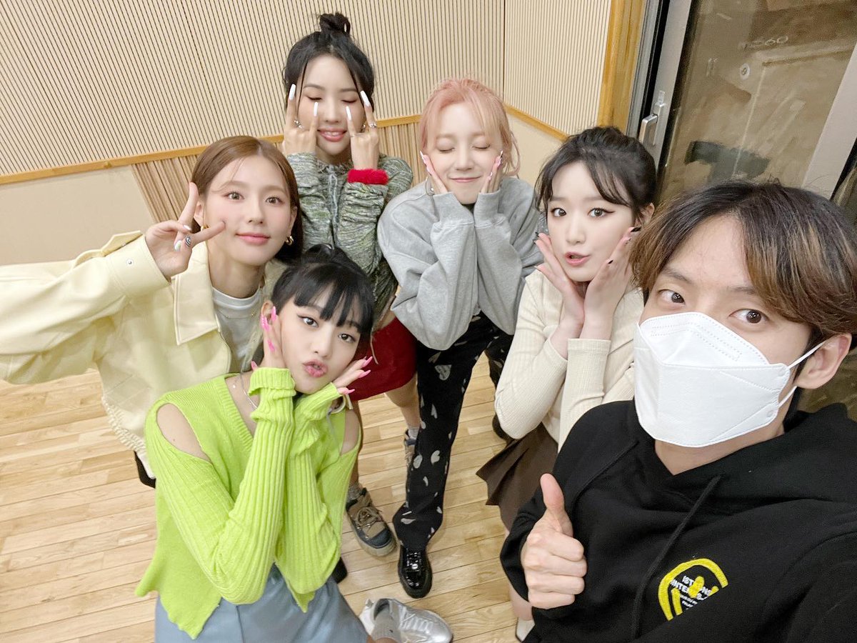 [INSTAGRAM] 220319 btob.kiss.the. radio

(G)I-DLE on BTOB Kiss the Radio 

🔗 instagram.com/p/CbQDcrfvpoB/…

#GIDLE #여자아이들 <a href="/G_I_DLE/">조명철</a>