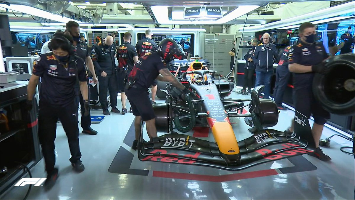 F1's tweet photo. 🏁 End of FP2 🏁

TOP 10
Verstappen 📸
Leclerc 
Sainz 
Russell
Alonso 
Bottas 
Perez
Schumacher 
Hamilton 
Magnussen 

#BahrainGP #F1 https://t.co/tDcGoYLFZX